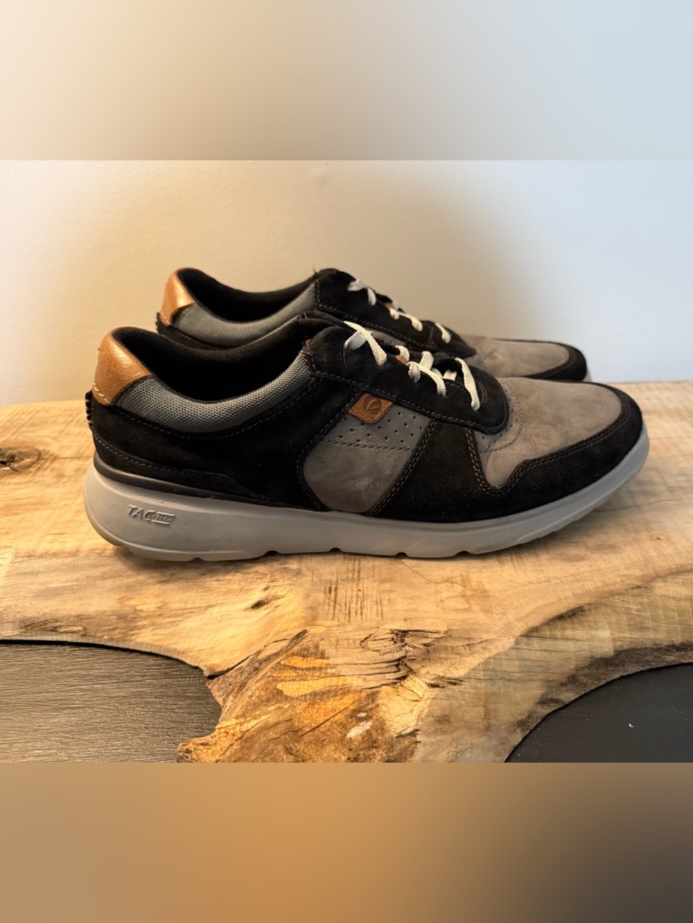 Clarks Men's Gaskill Vibe Athletic Sneakers Gray, Black & Tan Lace-Up 11.5M